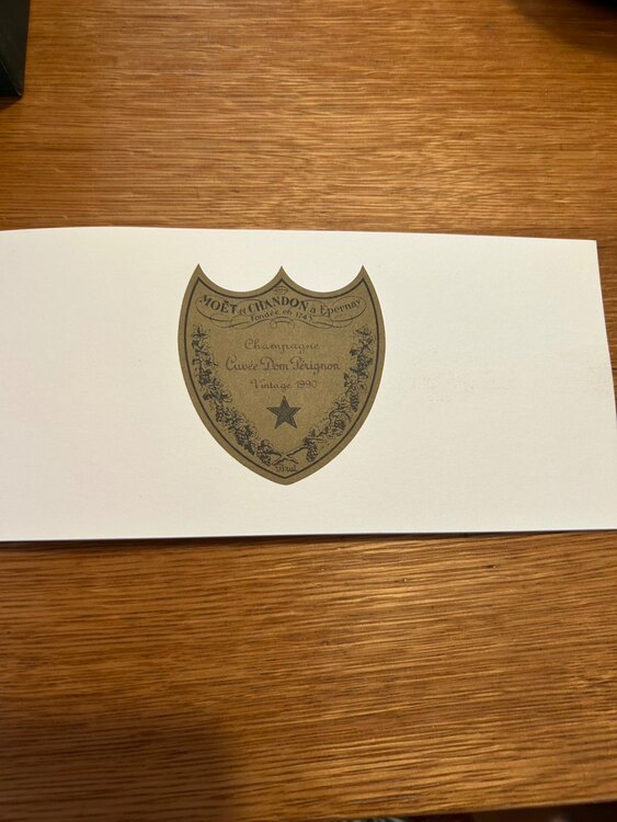 シャンパン ドン・ペリニヨン （お酒）の商品画像 - 査定依頼日：2025年4月19日 - 最高査定価格：27,000円