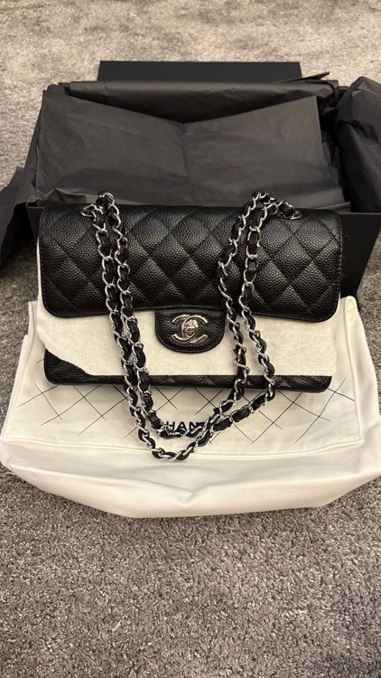 クラシックスモールハンドバッグ　キャビアスキン（ブランドバッグ）の商品画像 - 査定依頼日：2025年7月23日 - 最高査定価格：950,000円