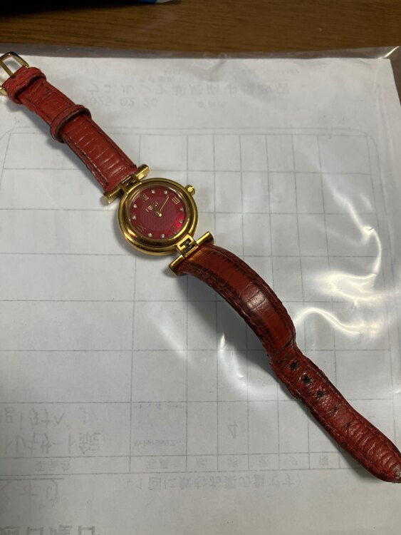 その他 その他 フェンディレディースprologi005-2700L-88（高級時計）の商品画像 - 査定依頼日：2025年3月8日 - 最高査定価格：8,000円