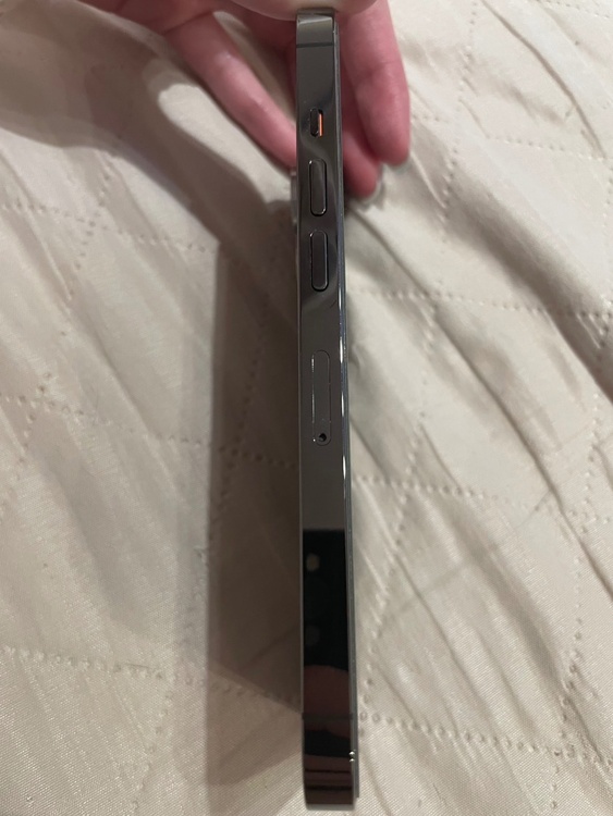 iPhone iPhone 13 Pro 128GB au（スマホ）の商品画像 - 査定依頼日：2026年7月16日 - 最高査定価格：50,000円
