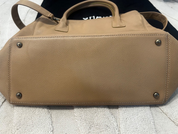 CHANELベージュトートバッグ（ブランドバッグ）の商品画像 - 査定依頼日：2026年8月11日 - 最高査定価格：285,000円