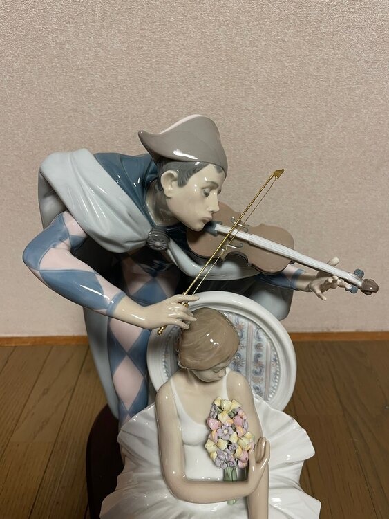 リヤドロ 恋するアルルカン（美術品・骨董品）の商品画像 - 査定依頼日：2025年4月20日 - 最高査定価格：15,000円