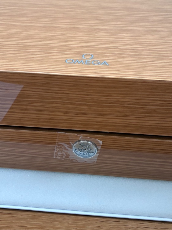 オメガ シーマスター 215.30.40.20.01.001（高級時計）の商品画像 - 査定依頼日：2025年12月17日 - 最高査定価格：580,000円
