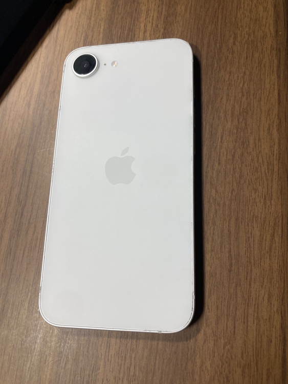 iPhone 16e 128GB SIMフリー（スマホ）の商品画像 - 査定依頼日：2026年2月28日 - 最高査定価格：69,000円