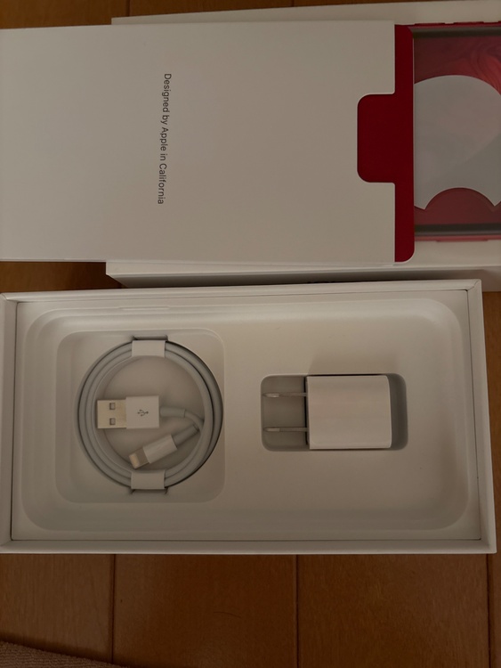 iPhone10空箱とコンセントケーブル（スマホ）の商品画像 - 査定依頼日：2026年8月11日 - 最高査定価格：13,500円