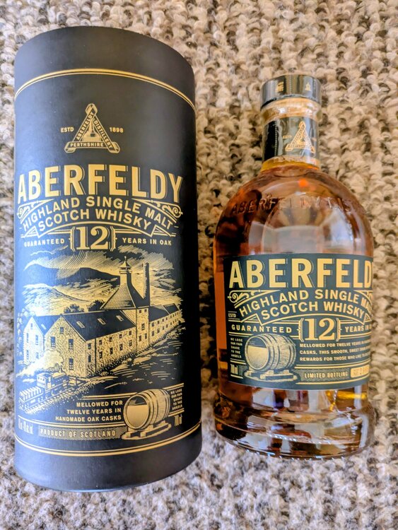 アバフェルディ１２年 ７００㍉リットル新品（お酒）の商品画像 - 査定依頼日：2026年7月7日 - 最高査定価格：3,000円