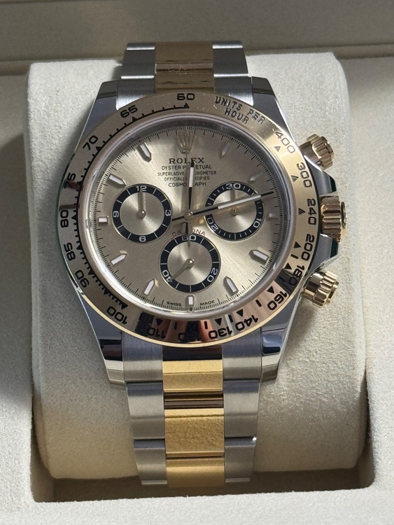 ロレックス デイトナ 12650（高級時計）の商品画像 - 査定依頼日：2025年8月25日 - 最高査定価格：3,750,000円