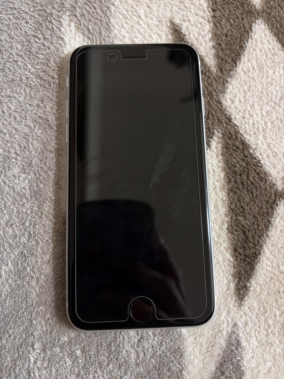iPhone SE (第 2 世代) 64GB Softbank（スマホ）の商品画像 - 査定依頼日：2026年5月4日 - 最高査定価格：10,000円