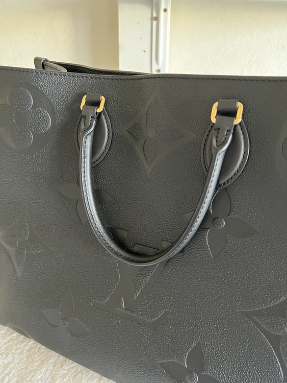 オンザゴー（ブランドバッグ）の商品画像 - 査定依頼日：2022年8月9日 - 最高査定価格：280,000円