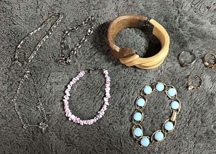 アクセサリー（古着・ファッション）の商品画像 - 査定依頼日：2020年4月18日