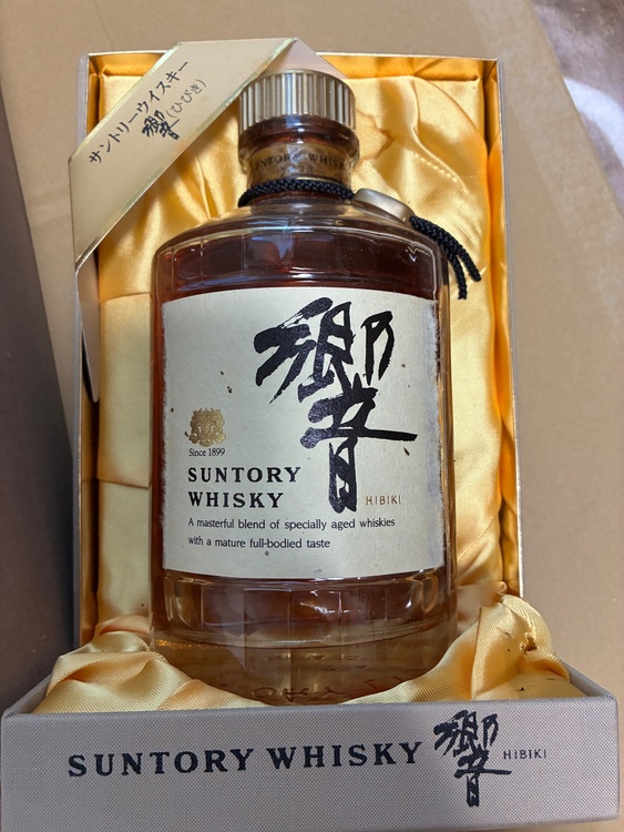 ウイスキー サントリー響 （お酒）の商品画像 - 査定依頼日：2026年1月7日 - 最高査定価格：14,000円