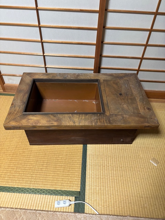 木製火鉢（美術品・骨董品）の商品画像 - 査定依頼日：2026年1月11日 - 最高査定価格：100,000円