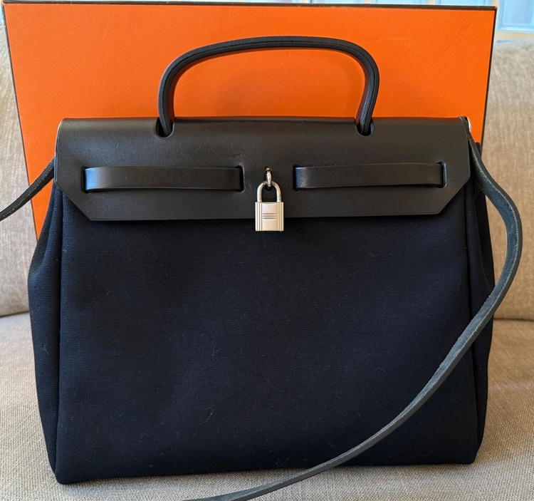 エールバッグ　2way PMサイズ（ブランドバッグ）の商品画像 - 査定依頼日：2026年2月13日 - 最高査定価格：180,000円