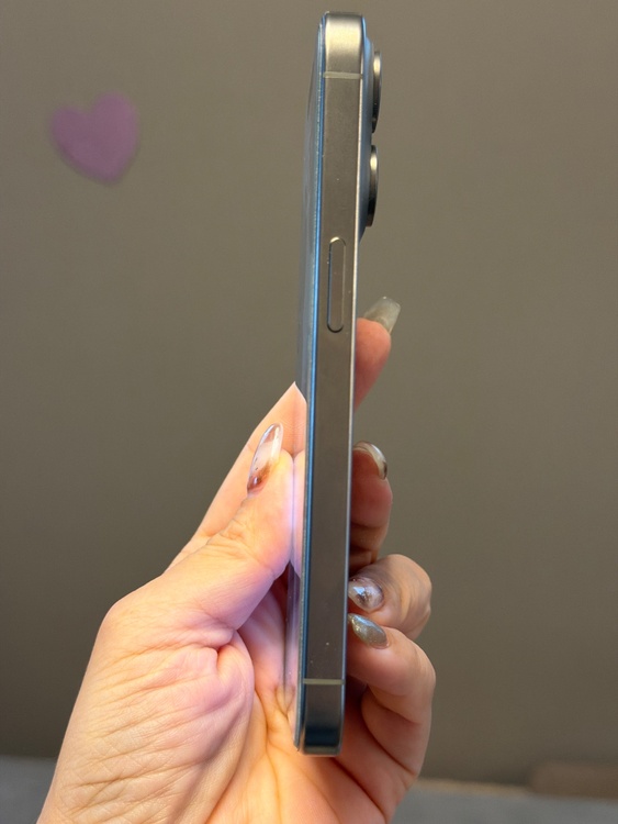iPhone iPhone 15 Pro 256GB SIMフリー（スマホ）の商品画像 - 査定依頼日：2026年9月27日 - 最高査定価格：92,000円