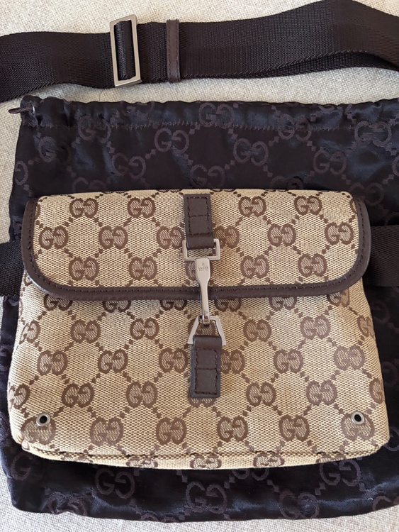 GUCCIのヴィンテージ GGキャンバス・ウエストバッグ（ブランドバッグ）の商品画像 - 査定依頼日：2026年10月6日 - 最高査定価格：46,000円