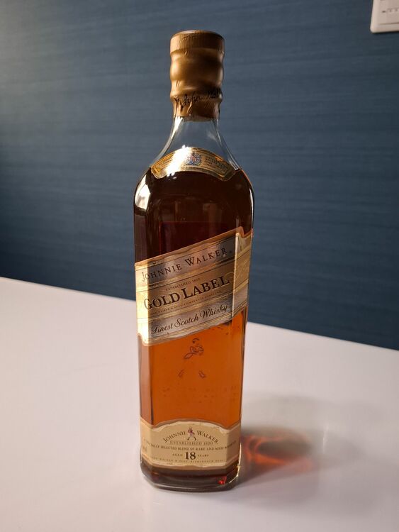 ジョニーウォーカーゴールドラベル（お酒）の商品画像 - 査定依頼日：2025年6月13日 - 最高査定価格：3,000円