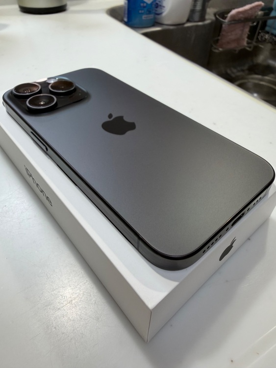 iPhone 15 Pro 128GB SIMフリー（スマホ）の商品画像 - 査定依頼日：2025年9月22日 - 最高査定価格：100,000円