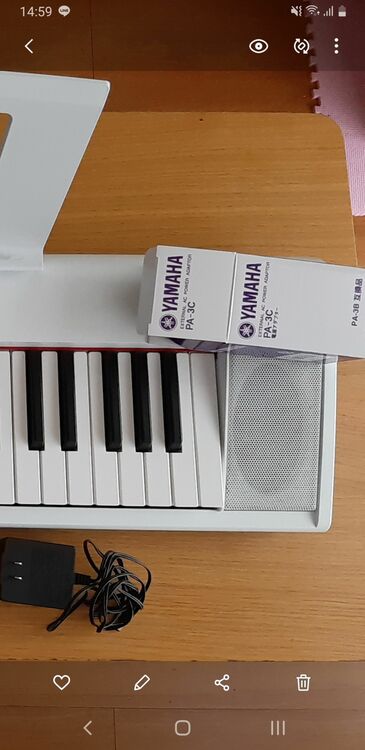 N12（ピアノ・楽器・PA機材）の商品画像 - 査定依頼日：2025年10月9日 - 最高査定価格：3,000円