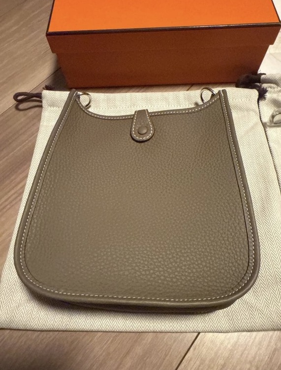 エヴリンTPM エトゥープ w刻印（ブランドバッグ）の商品画像 - 査定依頼日：2026年4月6日 - 最高査定価格：370,000円