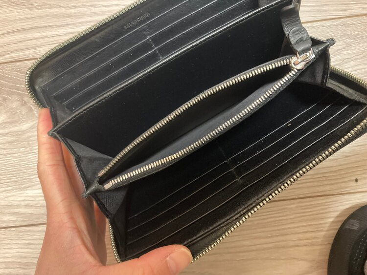 バレンシアガ  （ブランドバッグ）の商品画像 - 査定依頼日：2025年4月5日 - 最高査定価格：15,000円