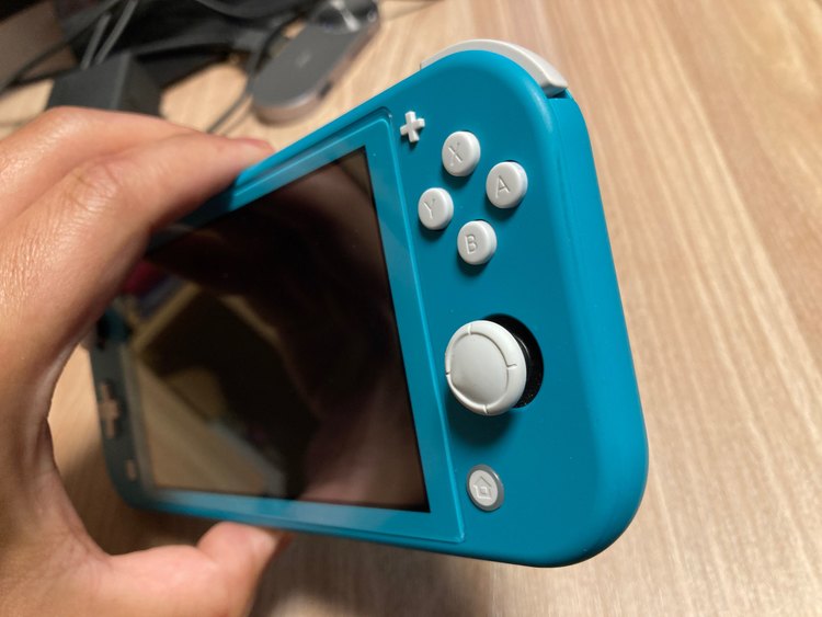 ニンテンドーSwitchライト（ゲーム機本体・ゲームソフト）の商品画像 - 査定依頼日：2023年5月7日 - 最高査定価格：8,000円