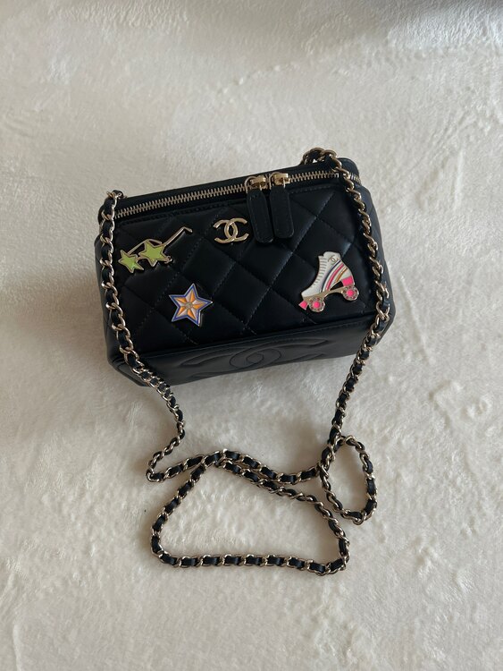 ヴァニティバッグ2023年クルーズコレクション（ブランドバッグ）の商品画像 - 査定依頼日：2025年4月23日 - 最高査定価格：400,000円