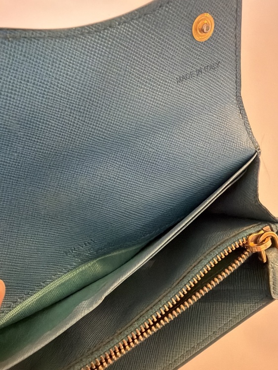 PRADA 長財布　ブルー（ブランド財布・小物）の商品画像 - 査定依頼日：2026年7月20日 - 最高査定価格：100,000円