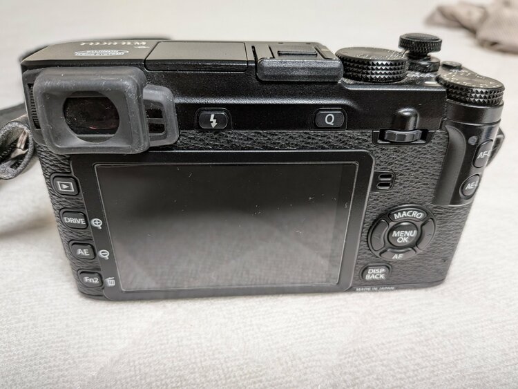 X-E2（カメラ）の商品画像 - 査定依頼日：2026年8月31日 - 最高査定価格：32,100円