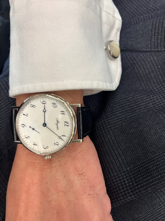 7147 黒（高級時計）の商品画像 - 査定依頼日：2025年4月10日 - 最高査定価格：1,650,000円