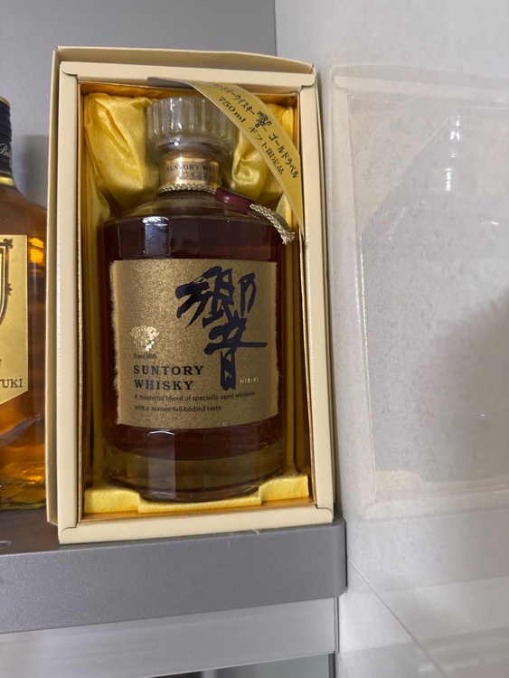 ウイスキー サントリー響 （お酒）の商品画像 - 査定依頼日：2025年6月20日 - 最高査定価格：41,000円