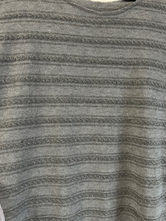 膝丈ワンピース　グレー　プリーツレース（古着・ファッション）の商品画像 - 査定依頼日：2025年8月13日 - 最高査定価格：100円