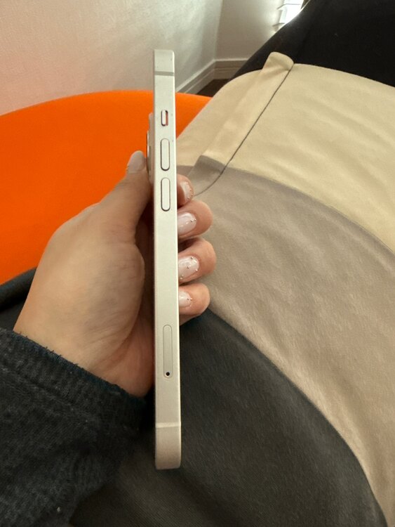 iPhone 13 128GB SIMフリー（スマホ）の商品画像 - 査定依頼日：2025年2月23日 - 最高査定価格：47,000円