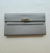 ケリーウォレット素材エプソン、カラーはブルーグラシエでシルバー金具（ブランド財布・小物）の商品画像 - 査定依頼日：2026年4月19日 - 最高査定価格：180,000円