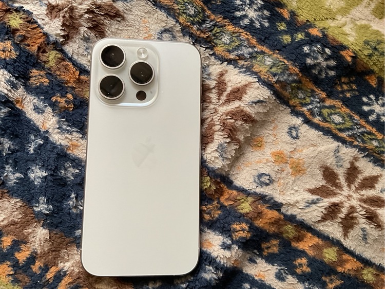 iPhone 15 Pro 128GB docomo（スマホ）の商品画像 - 査定依頼日：2026年5月2日 - 最高査定価格：74,000円