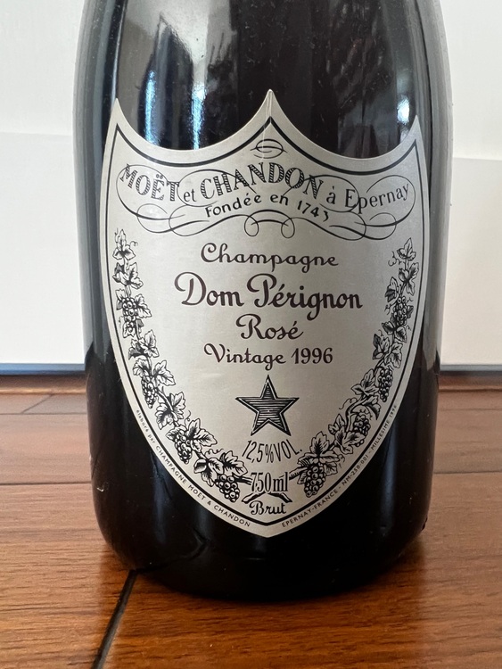 シャンパン ドン・ペリニヨン （お酒）の商品画像 - 査定依頼日：2025年9月1日 - 最高査定価格：32,000円