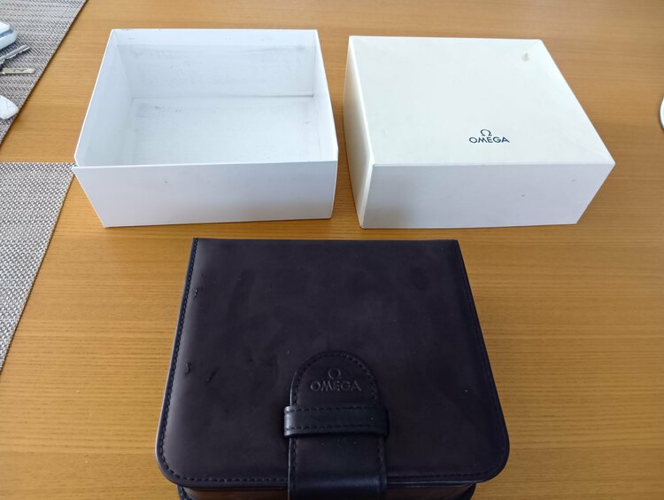 スピードマスターデイト40周年記念（高級時計）の商品画像 - 査定依頼日：2026年1月14日 - 最高査定価格：420,000円