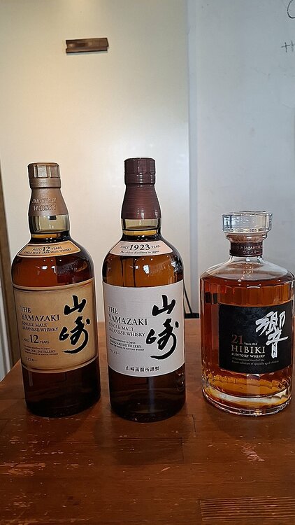 山崎12年　山崎nv　響21年　余市10年（お酒）の商品画像 - 査定依頼日：2026年5月4日 - 最高査定価格：121,500円