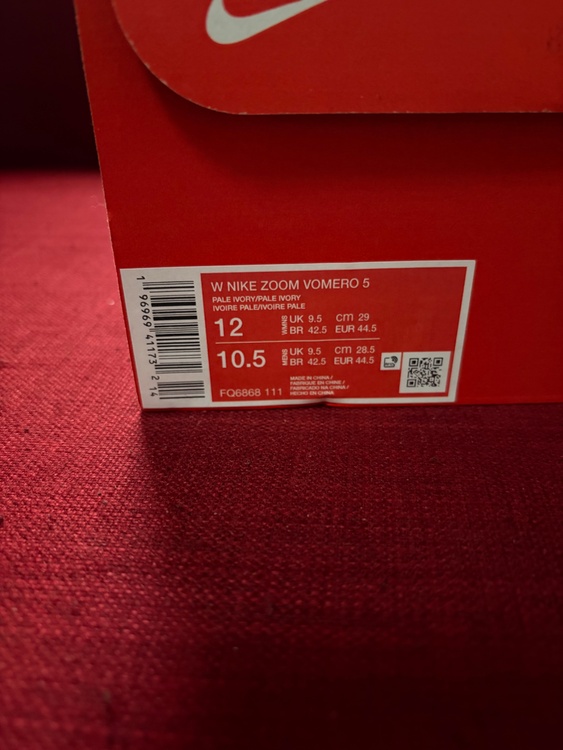 NIKEズームボレロ5（古着・ファッション）の商品画像 - 査定依頼日：2026年1月10日 - 最高査定価格：100,000円