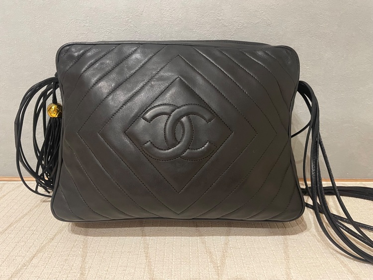 CHANEL 1番台 ダイヤステッチ フリンジ GD金具 レザー ショルダーバッ（ブランドバッグ）の商品画像 - 査定依頼日：2025年9月15日 - 最高査定価格：150,000円