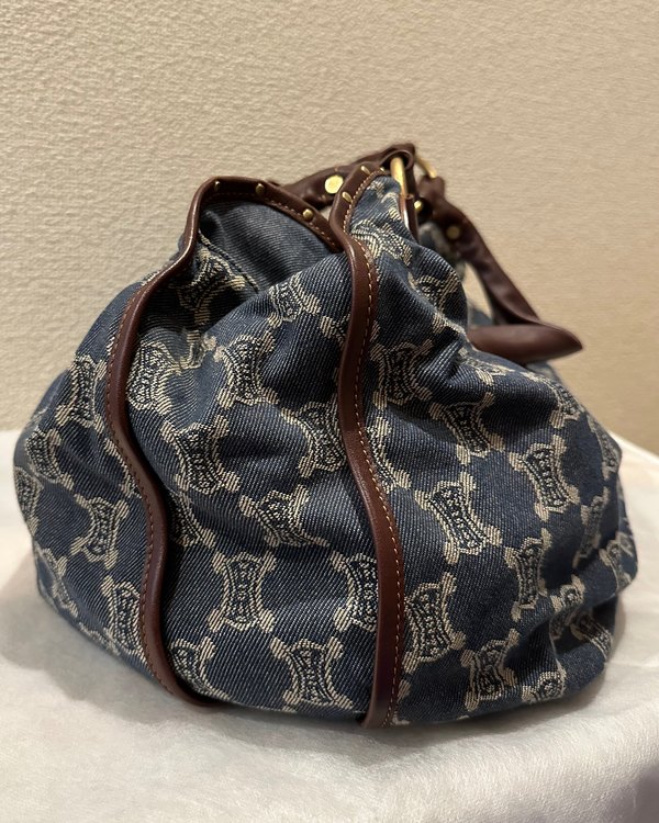 Hobo Bag MM（ブランドバッグ）の商品画像 - 査定依頼日：2023年8月11日 - 最高査定価格：33,000円