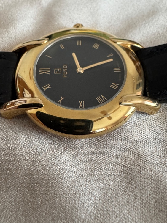 FENDI腕時計（電池切れ）ボーイズ（高級時計）の商品画像 - 査定依頼日：2026年3月15日 - 最高査定価格：2,000円