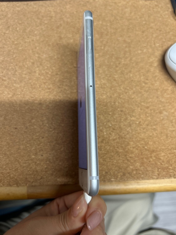iPhone iPhone8 64GB SIMフリー（スマホ）の商品画像 - 査定依頼日：2026年6月7日 - 最高査定価格：6,000円