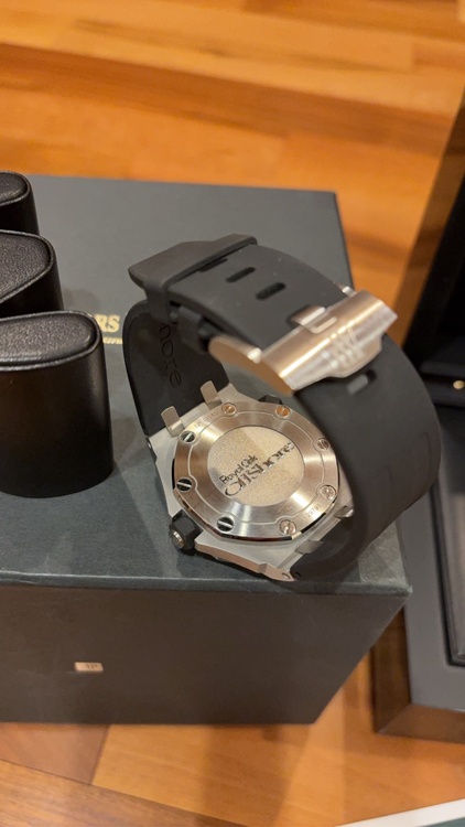 オフショアダイバー（高級時計）の商品画像 - 査定依頼日：2026年1月9日 - 最高査定価格：2,700,000円