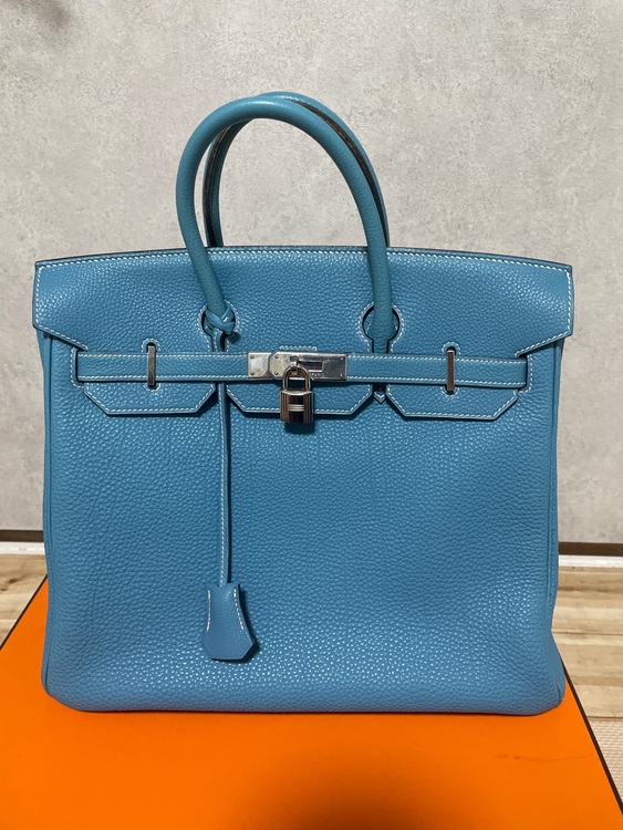 ⬜︎F刻印（ブランドバッグ）の商品画像 - 査定依頼日：2025年6月6日 - 最高査定価格：900,000円