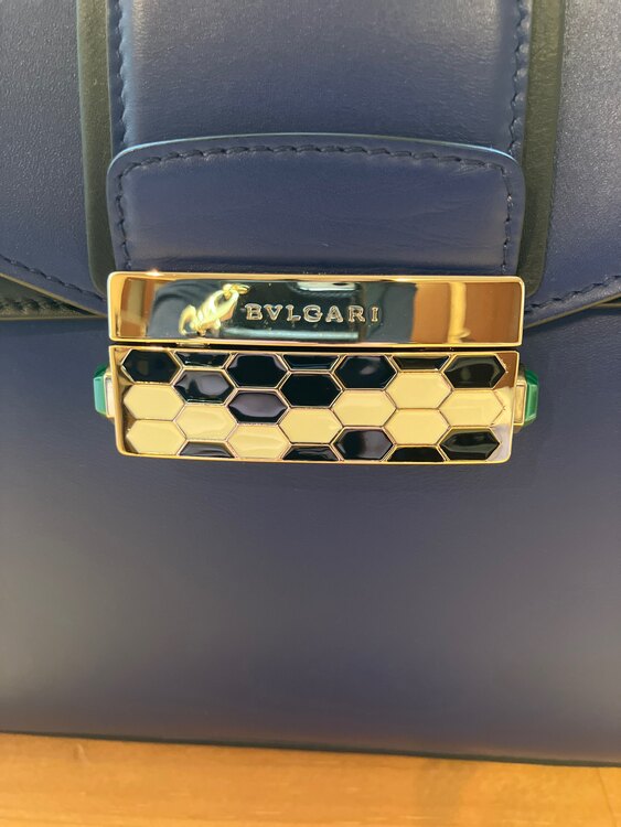 ブルガリバッグ  （ブランドバッグ）の商品画像 - 査定依頼日：2025年5月24日 - 最高査定価格：70,000円