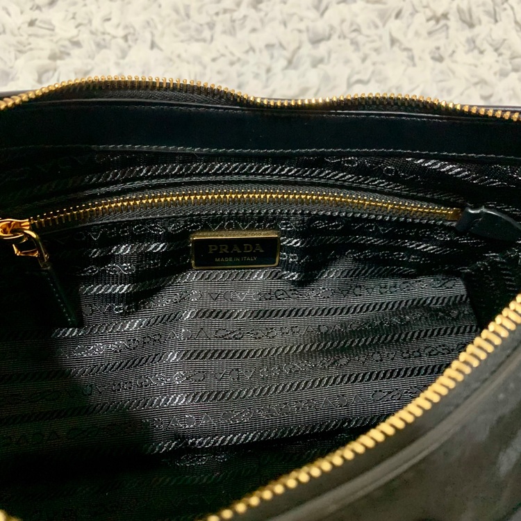 PRADA エメ パドロック付 ラージ Re-Nylon xレザー（ブランドバッグ）の商品画像 - 査定依頼日：2025年9月13日 - 最高査定価格：190,000円