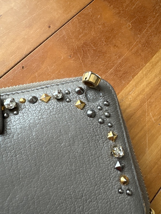 長財布（ブランド財布・小物）の商品画像 - 査定依頼日：2025年8月13日 - 最高査定価格：800円