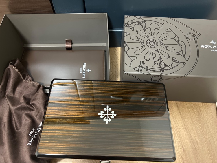 パテック フィリップワールドタイム（高級時計）の商品画像 - 査定依頼日：2025年10月4日 - 最高査定価格：4,600,000円