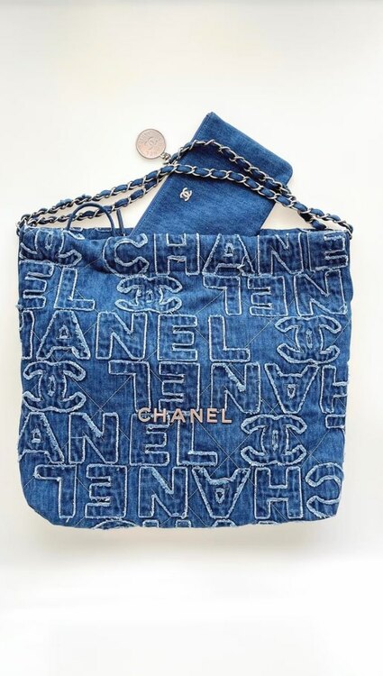 CHANELショルダーバッグ CHANEL22 AS3260デニム（ブランドバッグ）の商品画像 - 査定依頼日：2025年3月7日 - 最高査定価格：680,000円