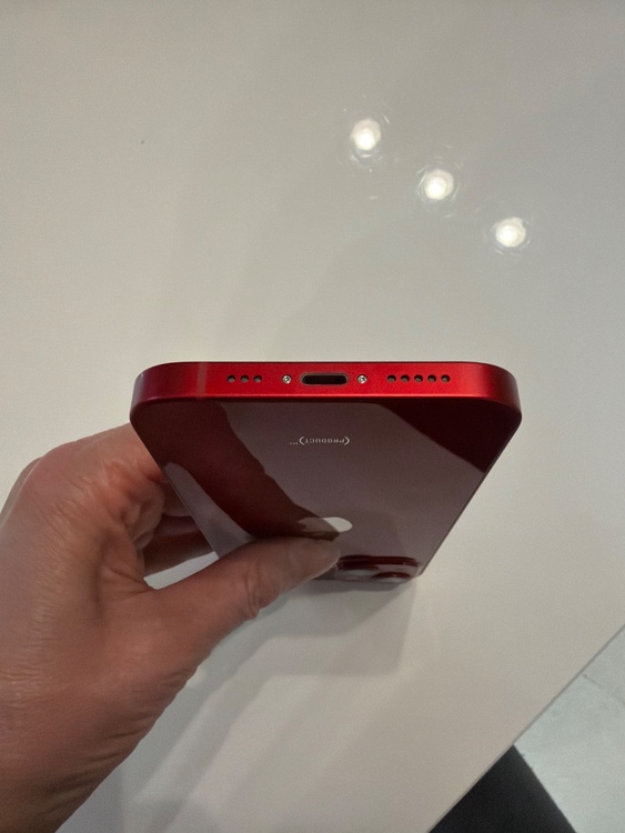 iPhone 13 128GB docomo（スマホ）の商品画像 - 査定依頼日：2026年4月30日 - 最高査定価格：36,000円